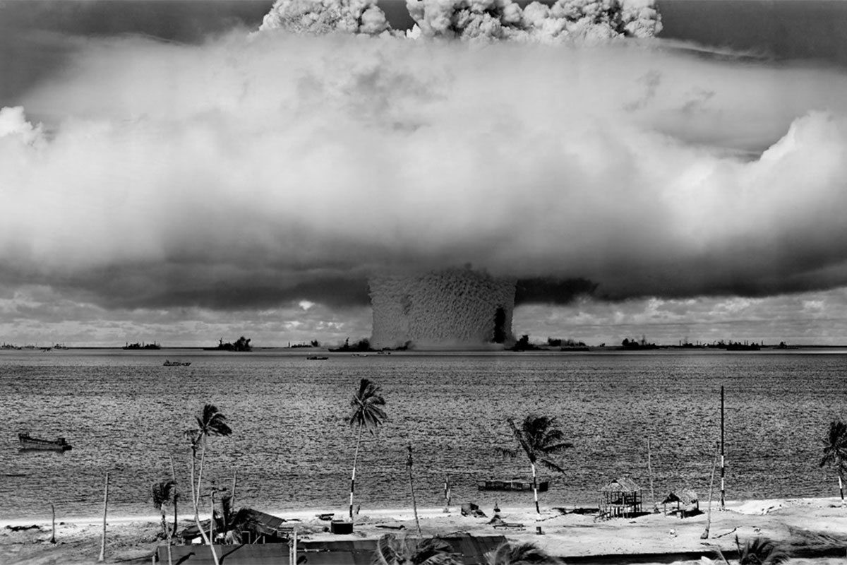 Фотографија од нуклеарен тест, нуклеарна бомба детонирана во вода.